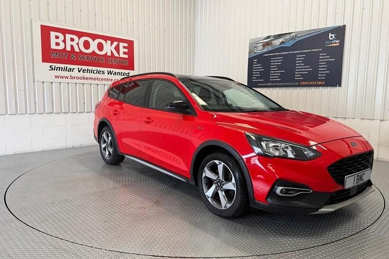 Used Ford Focus Active 125 HP (91 kW) 2020 Red Estate