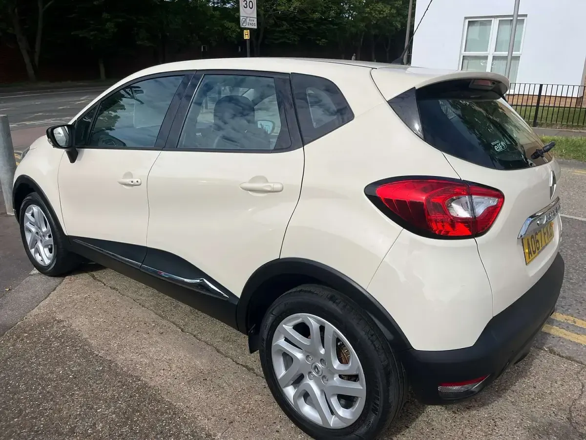 Used Renault Captur Dynamique 2017 Cream SUV