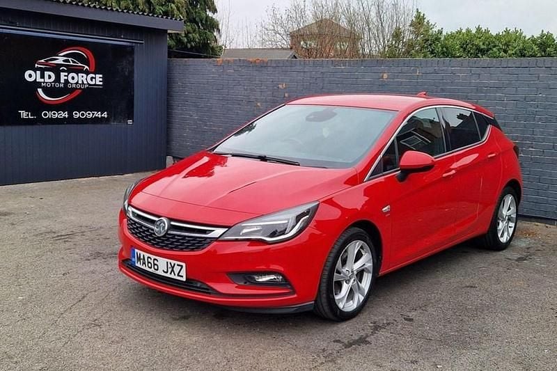 Used Vauxhall Astra SRi 136 HP (100 kW) 2016 Red Hatchback