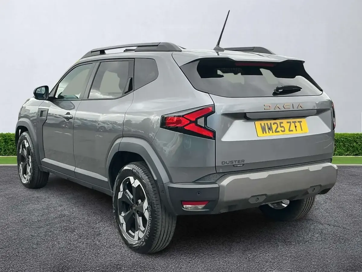 Usado Dacia Duster Extreme 143 CV (105 kW) 2025 Gris Utilitario