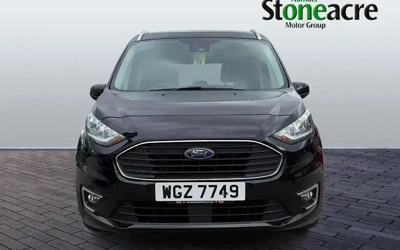 Used Ford Tourneo Titanium 120 HP (88 kW) 2021 Estate