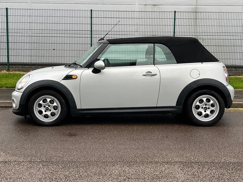 Used Mini Cooper D Cabriolet 111 HP (81 kW) 2015 Silver Cabriolet