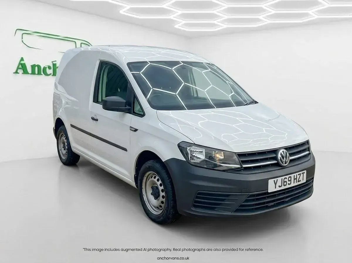 Usado VW Caddy Startline 102 HP (75 kW) 2019 Branco Monovolume