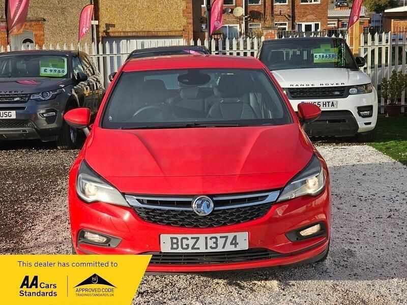 Used Vauxhall Astra SRi 110 HP (80 kW) 2016 Red Hatchback