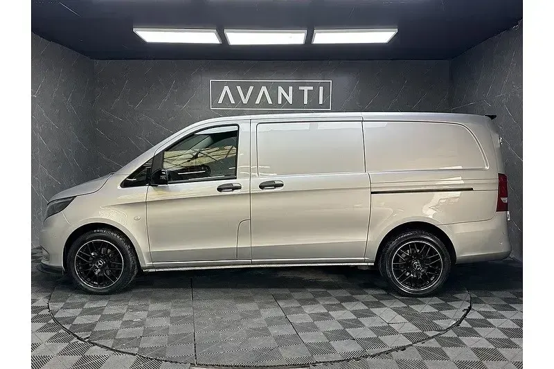 Usado Mercedes Vito Progressive 2022 Prateado Van