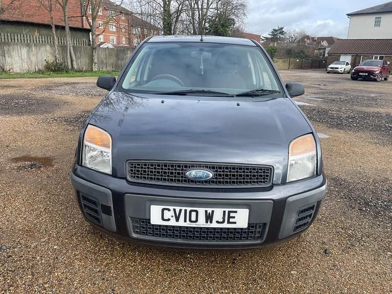 Used Ford Fusion Style 79 HP (58 kW) 2010 Grey Hatchback