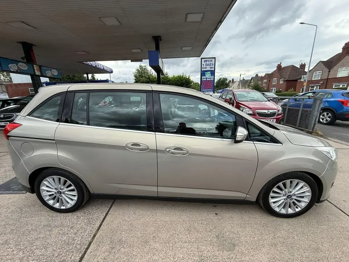 Used Ford Grand C-Max Titanium 2015 Silver MPV
