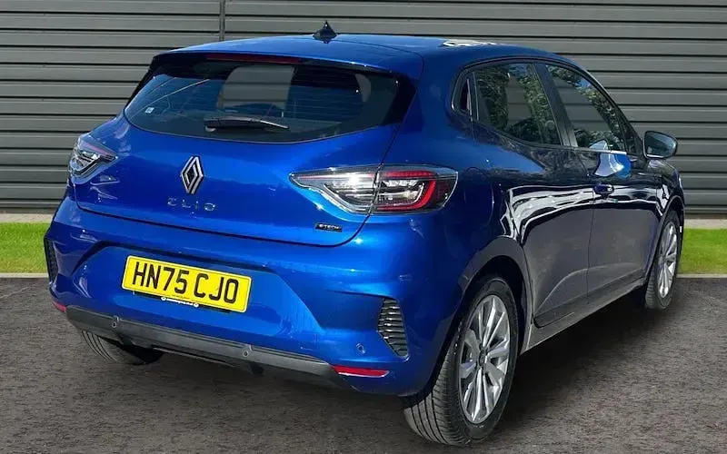 Used Renault Clio Evolution 143 HP (105 kW) 2025 Blue Hatchback