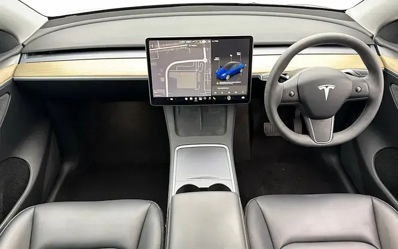 Used Tesla Model Y Standard Range 219 kW (299 HP) 2023 Blue SUV