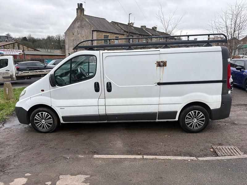 Used Vauxhall Vivaro 90 HP (66 kW) 2009 White MPV