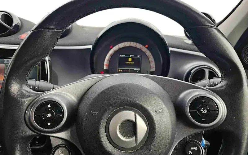 Used Smart ForFour Premium 71 HP (52 kW) 2017 Silver Hatchback
