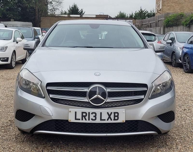 Used Mercedes A180 SE 122 HP (89 kW) 2013 Silver Hatchback