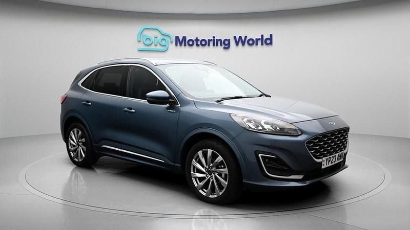 Usado Ford Kuga Vignale 190 HP (139 kW) 2023 Azul SUV