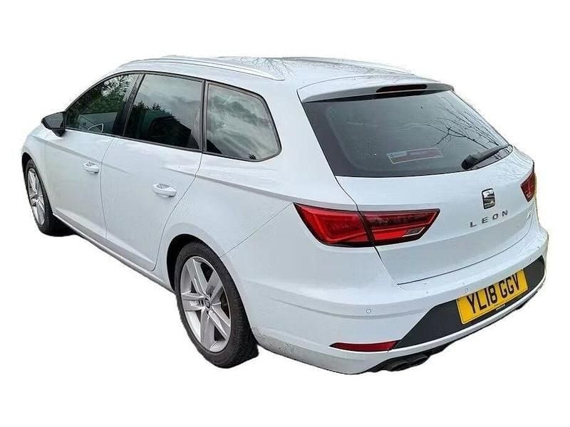 Used Seat Leon ST FR 150 HP (110 kW) 2018 White Estate
