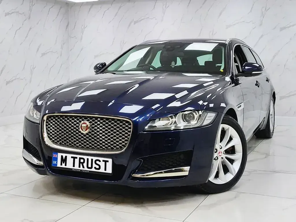 Used Jaguar XF Sportbrake Portfolio 180 HP (132 kW) 2018 Blue Estate