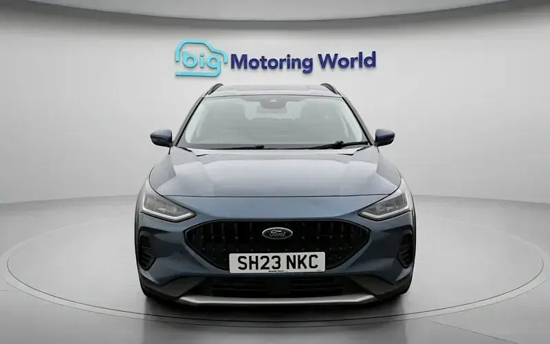 Used Ford Focus Active 155 HP (114 kW) 2023 Blue Estate