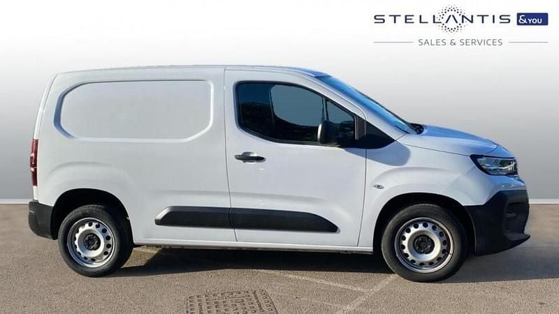 White Used 2024 Peugeot Partner MPV | £16,998 (Fair price) - Image 1/4