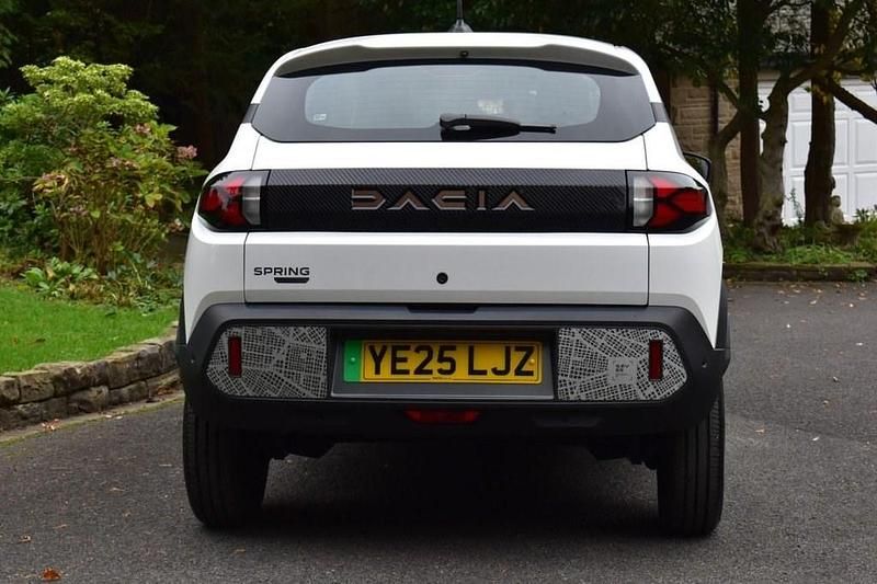Used Dacia Spring Extreme 47 kW (65 HP) 2025 White Hatchback