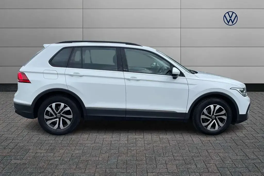 Used VW Tiguan Active 150 HP (110 kW) 2022 White SUV