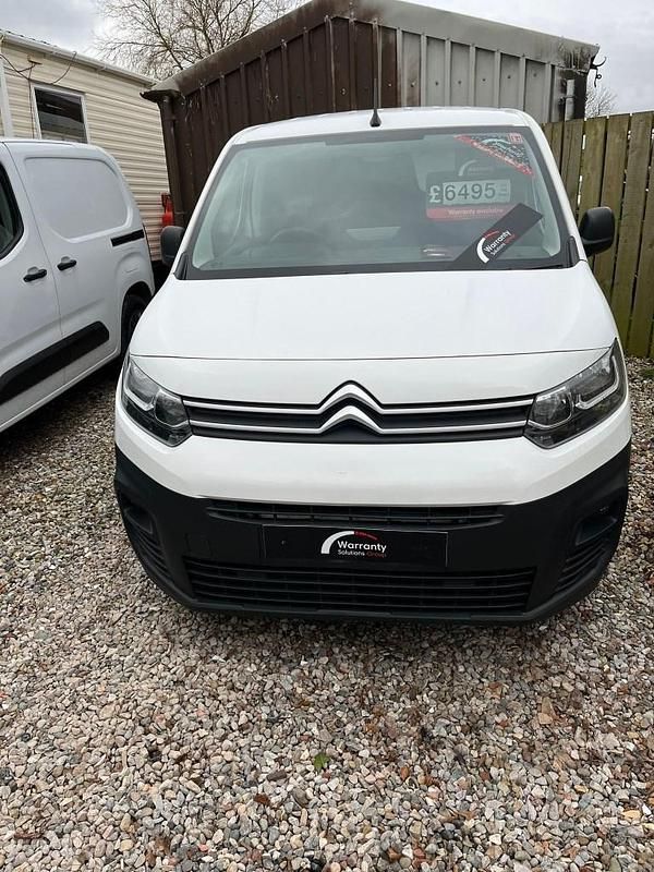 Used Citroën Berlingo 75 HP (55 kW) 2021 White MPV