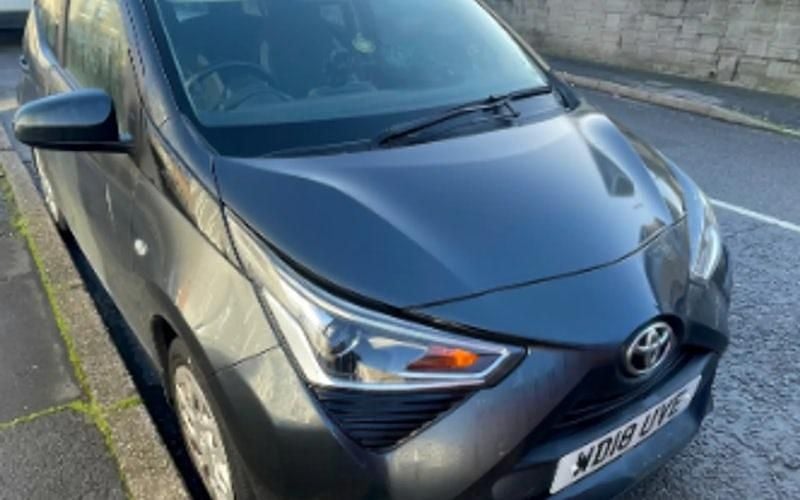 Used 2020 Toyota Aygo X-play Hatchback | £7,599 (Good price) - Image 1/2