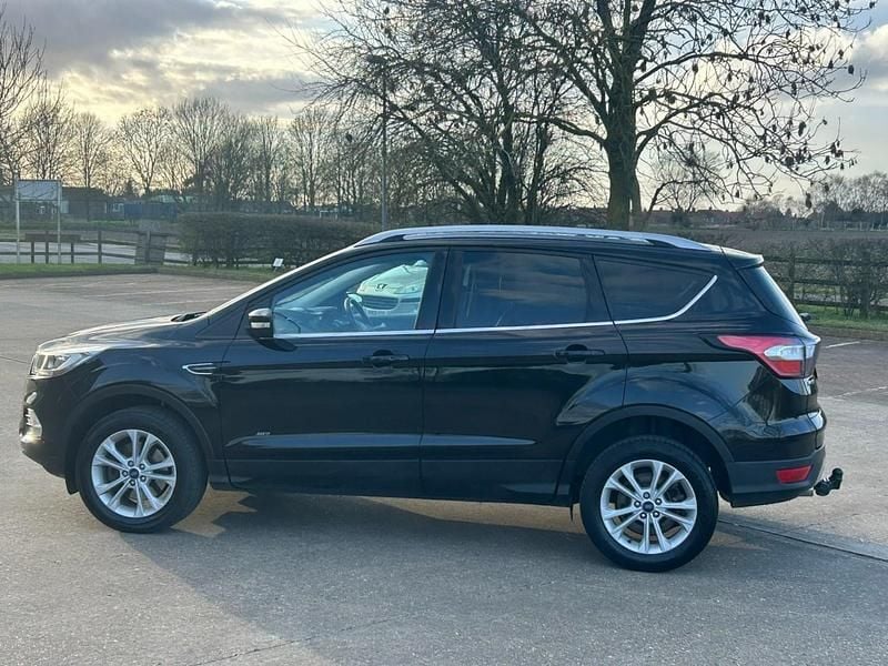 Used Ford Kuga Titanium 180 HP (132 kW) 2017 Black SUV