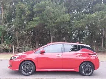 Used Nissan Leaf N-Connecta 159 kW (217 HP) 2022 Red Hatchback