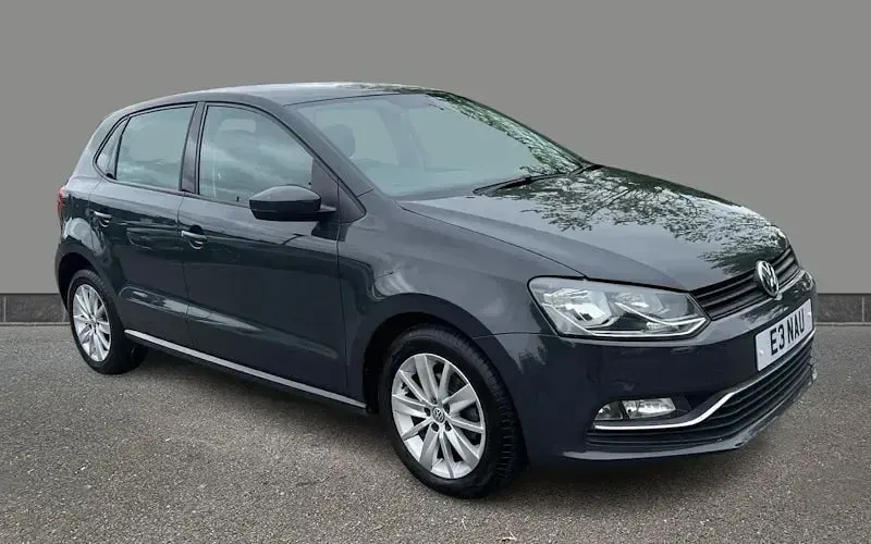 Käytetty VW Polo SE 75 HP (55 kW) 2015 Viistoperä