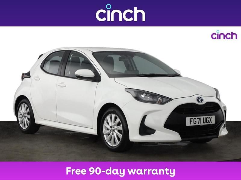 White Used 2021 Toyota Yaris Hybrid Hatchback | £12,999 (Good price) - Image 1/3