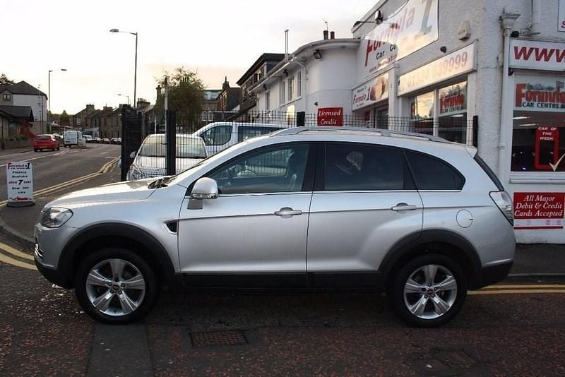 Used Chevrolet Captiva LTZ 148 HP (108 kW) 2011 Silver SUV