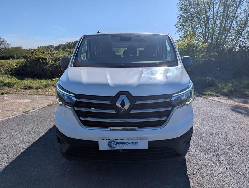 Gebraucht Renault Trafic Business 145 PS (106 kW) 2023 Weiß Van / Kleinbus