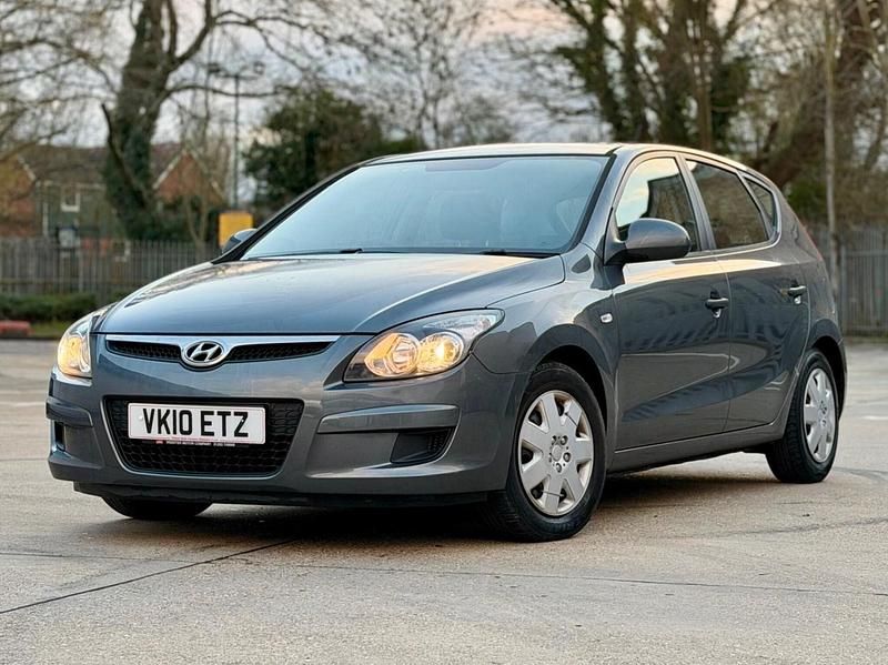 Used Hyundai i30 Classic 108 HP (79 kW) 2010 Grey Hatchback