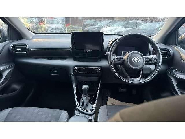 Used Toyota Yaris Hybrid Design 116 HP (85 kW) 2024 Black Hatchback