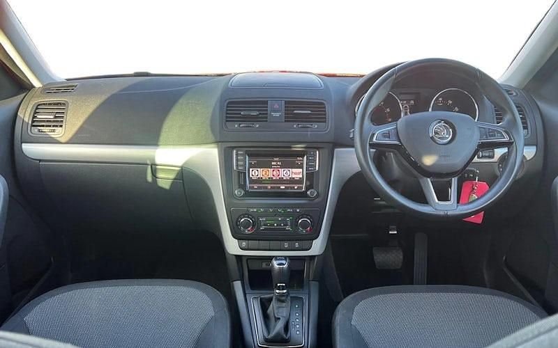 Used Skoda Yeti Outdoor SE 110 HP (80 kW) 2016 Red SUV