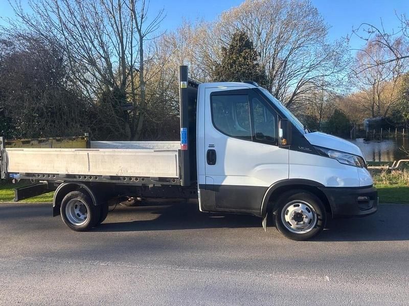 Begagnad Iveco Daily 2023 Vit Cab