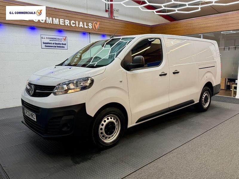 Used Vauxhall Vivaro 100 HP (73 kW) 2023 White MPV