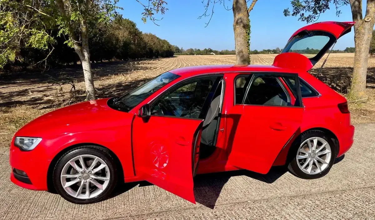 Used Audi A3 Sportback Sport 150 HP (110 kW) 2016 Red Hatchback