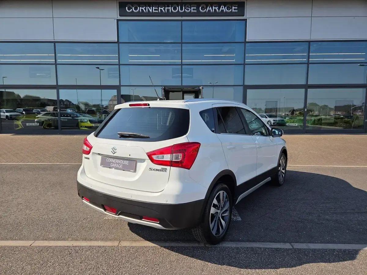 Used Suzuki SX4 SZ-T 2019 White Hatchback