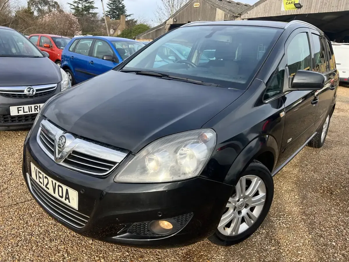 Used Vauxhall Zafira Design Edition 115 HP (84 kW) 2012 Black MPV