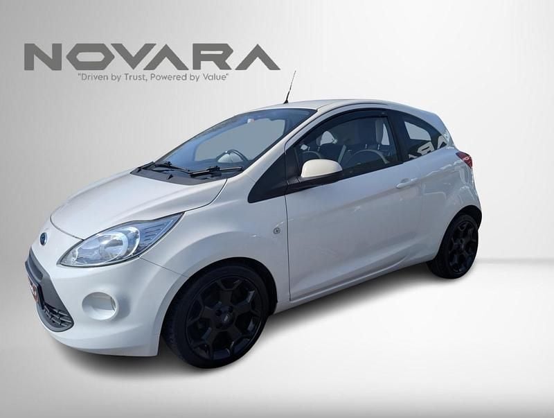 Used Ford Ka Zetec 69 HP (50 kW) 2016 White Hatchback