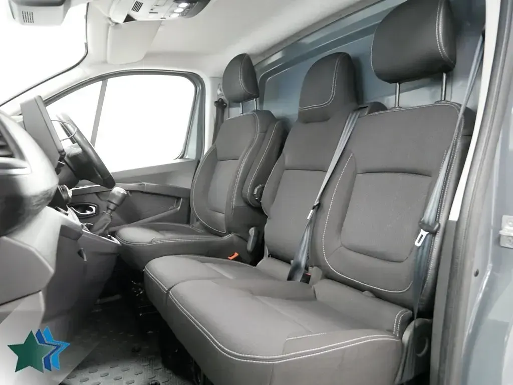 Used Renault Trafic 150 HP (110 kW) 2023 Grey