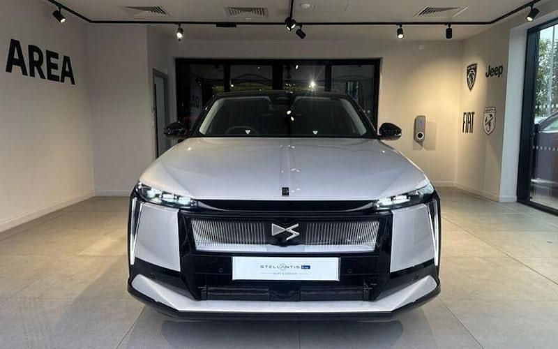 New DS Automobiles N°8 191 kW (260 HP) 2025 SUV