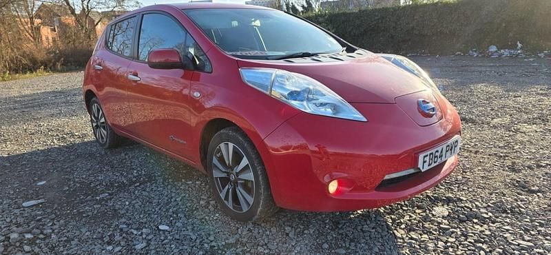 Red Used 2014 Nissan Leaf Tekna Hatchback | £3,495 (Fair price) - Image 1/4