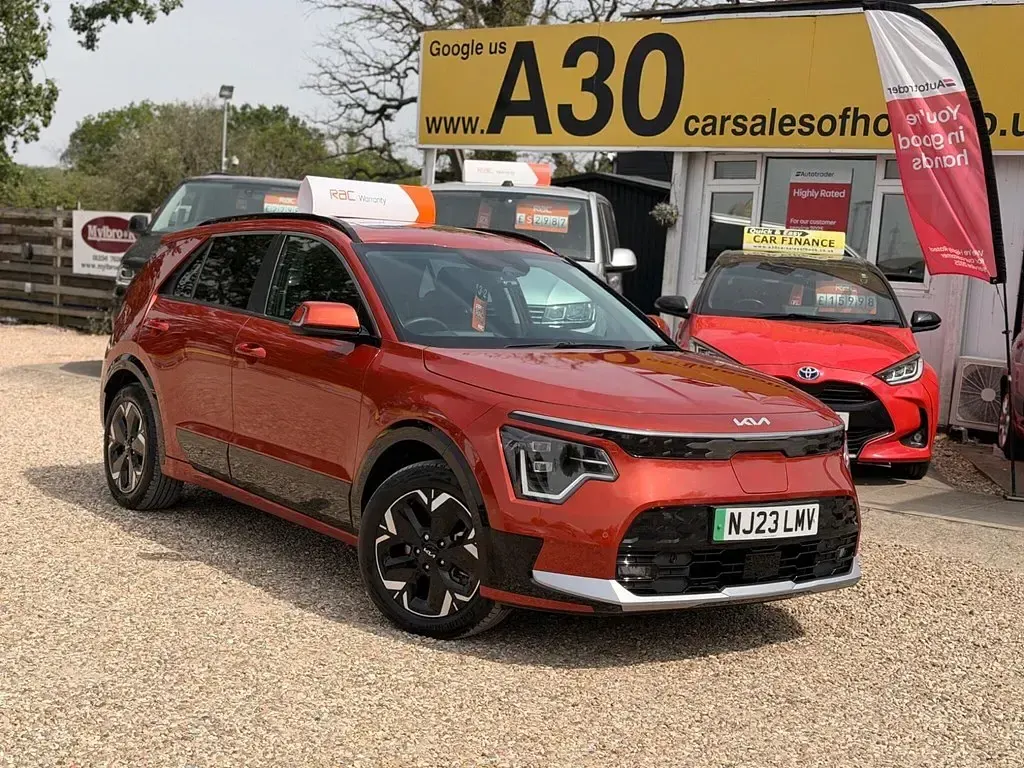 Used Kia e-Niro Play 11 kW (15 HP) 2023 SUV
