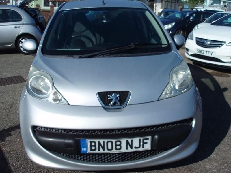 Used Peugeot 107 68 HP (50 kW) 2008 Silver Hatchback