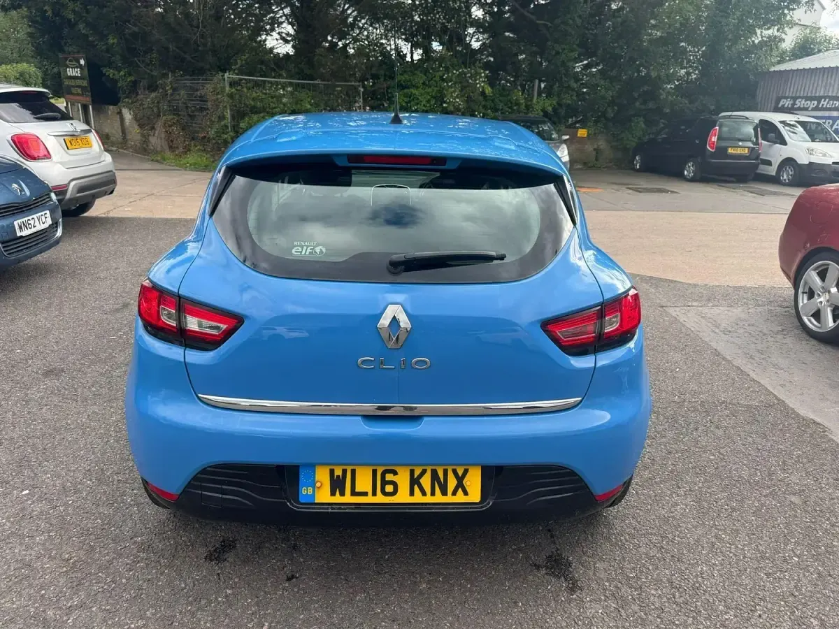 Used Renault Clio Dynamique 75 HP (55 kW) 2016 Blue Hatchback