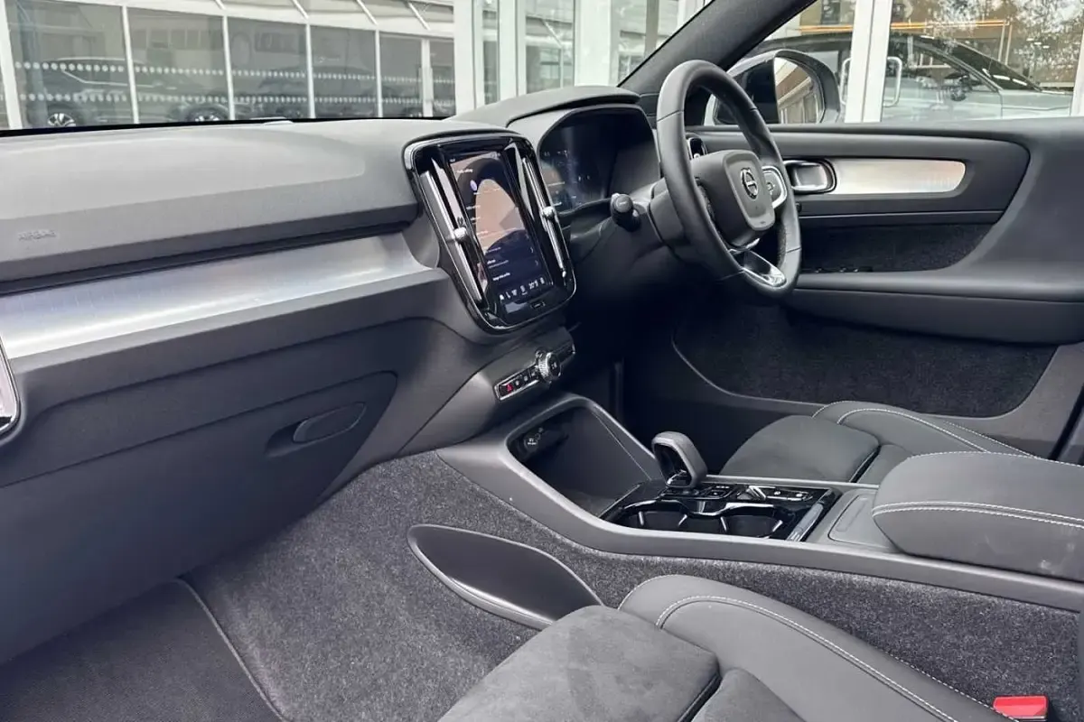 Used Volvo XC40 Plus 163 HP (119 kW) 2026 Grey SUV