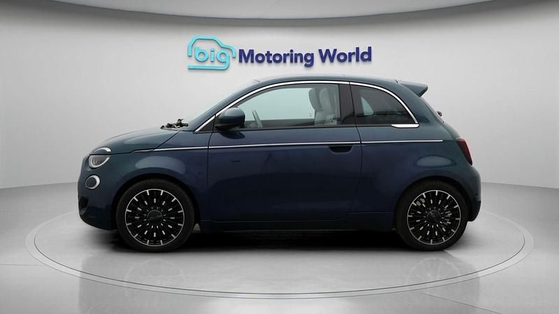 Used Fiat 500e 86 kW (118 HP) 2024 Green Hatchback