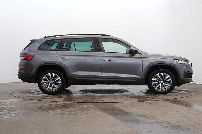 Used Skoda Kodiaq SE Drive 147 HP (108 kW) 2024 Graphite grey metallic SUV