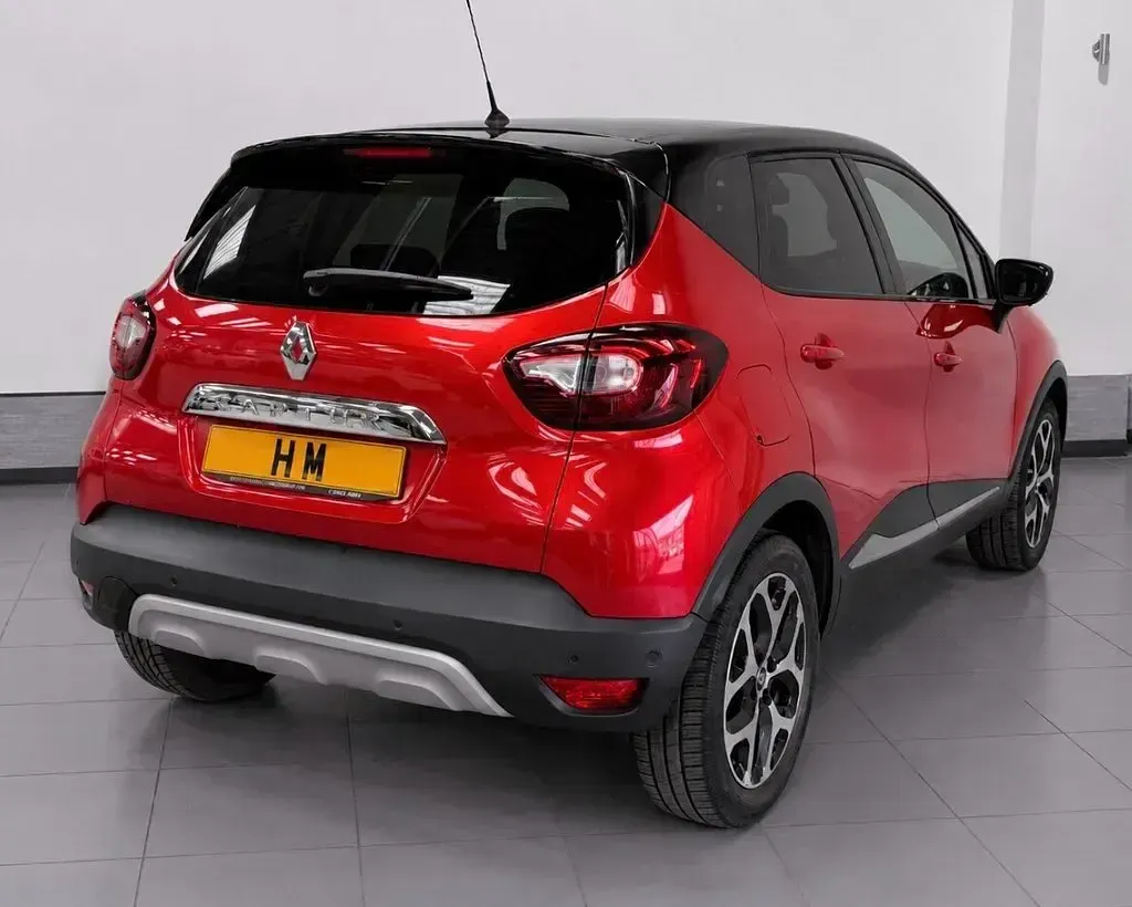 Used Renault Captur GT-Line 90 HP (66 kW) 2019 Red/black SUV